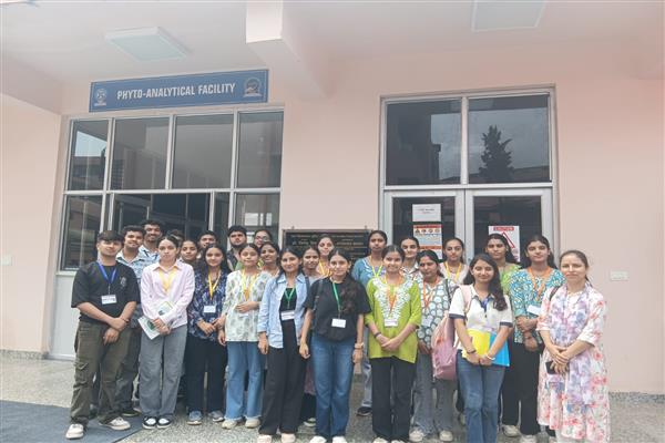 Visit to CSIR–Institute of Himalayan Bioresource T
